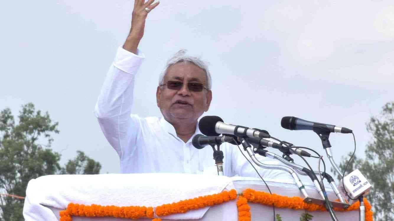 नीतीश कुमार की हताशा है ‘आख़िरी चुनाव’ का दाँव